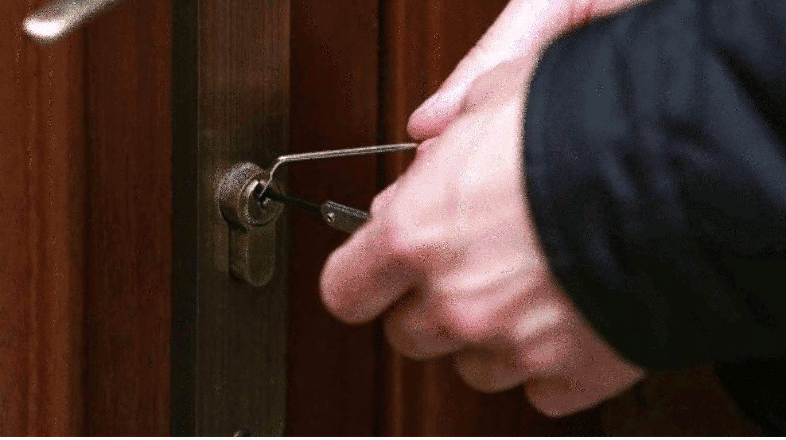 Abogados expertos en Valencia explican cómo proteger tu vivienda frente a okupas legalmente. Asesoramiento jurídico especializado para la prevención
